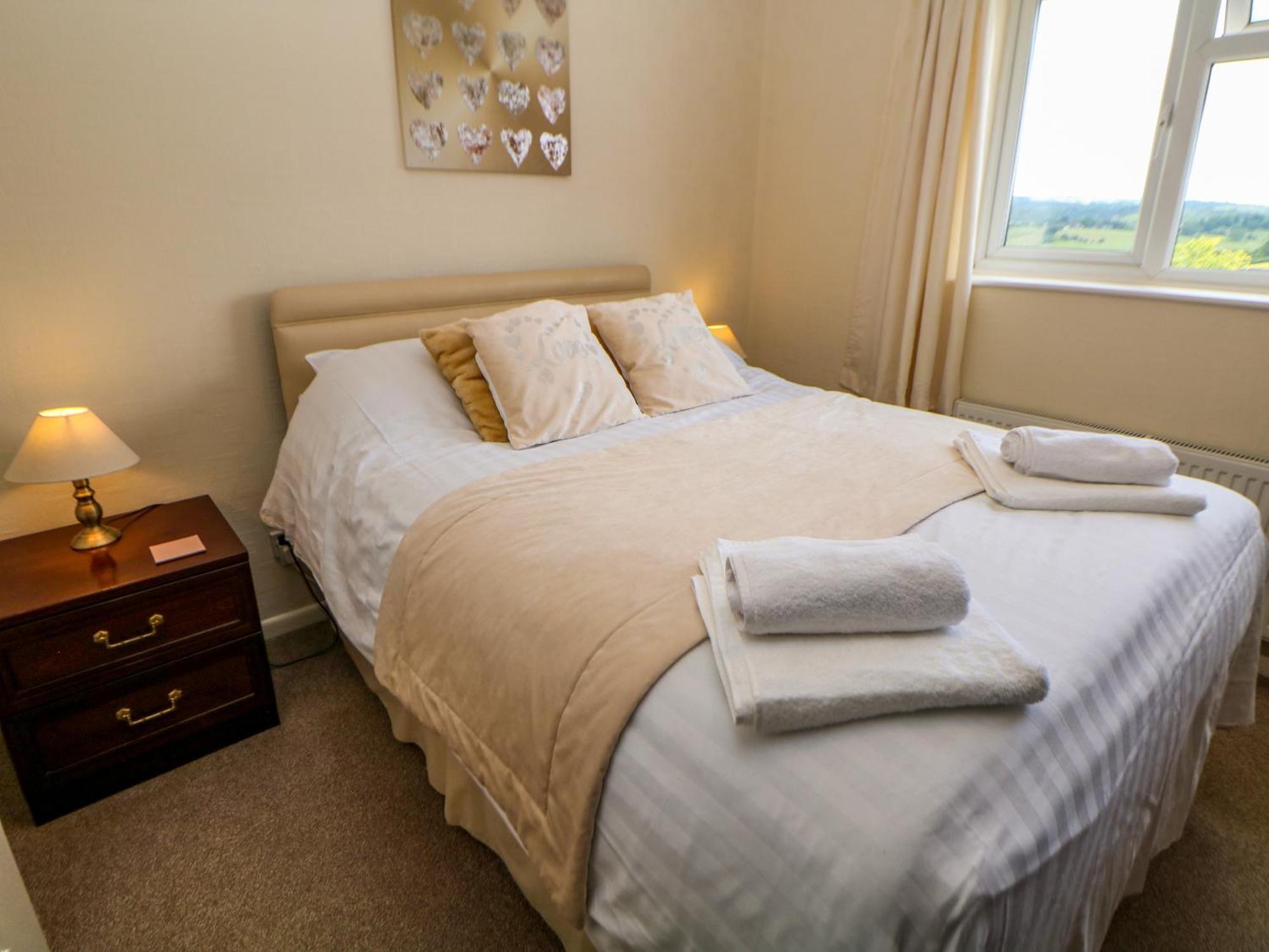 Basford View Villa Cheddleton Eksteriør bilde